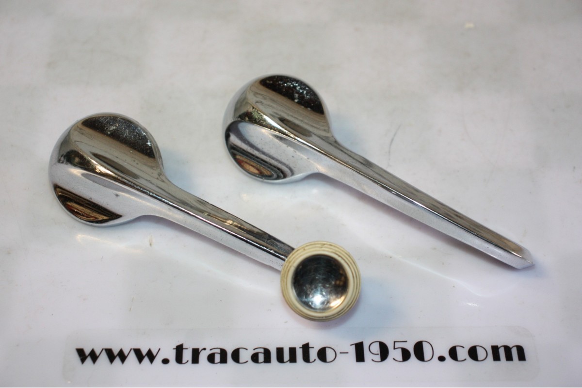 JEU DE 2 POIGNEES DE PORTE INTERIEURE...SIMCA ARONDE