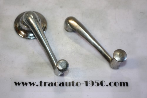JEU DE 2 MANIVELLES LEVES GLACES DE PORTES + EMBASES...CITROEN TRACTION 11CV 15/6