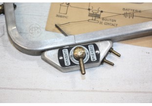 ANTIBUEE DE PARE BRISE 6V GURTNER CLARTEX...AUTOS ANCIENNES