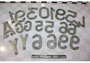 LOT DE LETTRES ET CHIFFRES EN ALU POUR PLAQUE DE POLICE...AUTOS ANCIENNES DIVERS