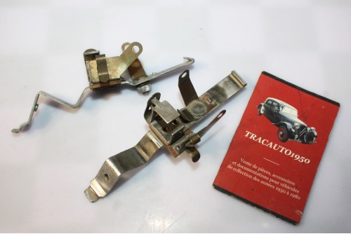 PAIRE DE PLATINES DE FEUX ARRIERES D/G AXO...CITROEN 2CV 1964/70