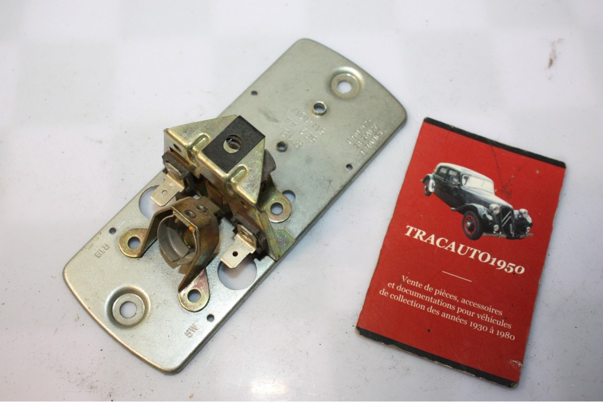 PLATINE DE FEU ARRIERE D/G SESALY R19...UTILITAIRES CAMIONS DIVERS