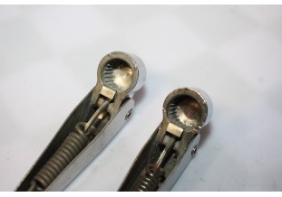 PAIRE DE BRAS D'ESSUIE-GLACE SEV MARCHAL L/295mm...AUTOS DIVERS