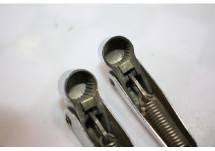 PAIRE DE BRAS D'ESSUIE-GLACE SEV MARCHAL L/275mm...AUTOS DIVERS