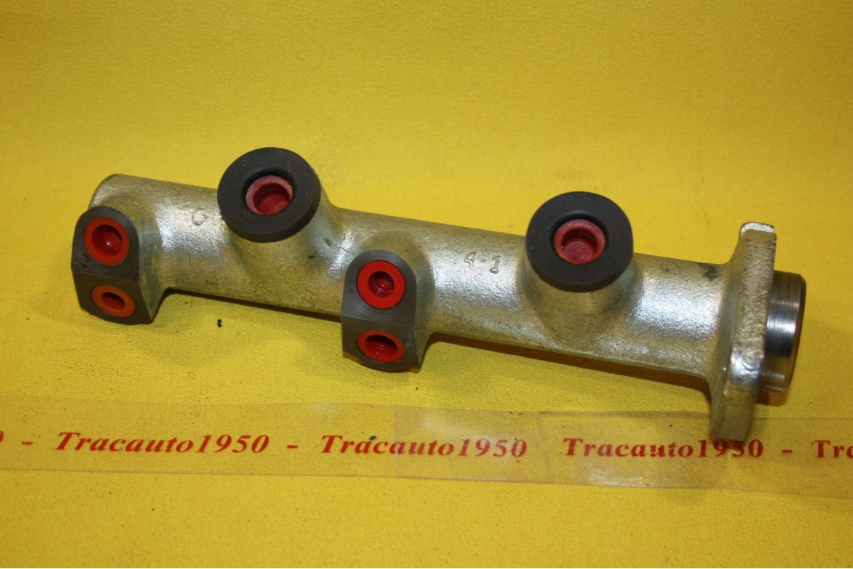 MAITRE CYLINDRE DE FREIN DOOUBLE CIRCUIT LOKHEED D820...RENAULT R20 R25 R30 voir descriptif
