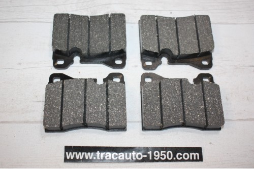 JEU DE PLAQUETTES DE FREIN AVANT SAFA 81...BMW 635 CSi 630 633 730...