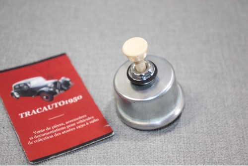 POMPE LAVE GLACE MECANIQUE STOP 2 SORTIES..AUTOS ANCIENNES DIVERS