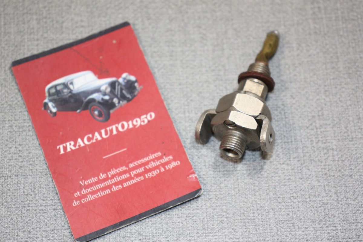 ROBINET A TIROIR DE RESERVOIR D'ESSENCE 9x100...VELOMOTEURS MOTOS