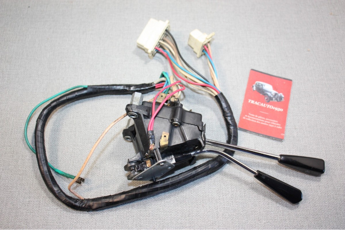 COMMODO COMBINE  JAEGER AVIR 306350/01...RENAULT R16