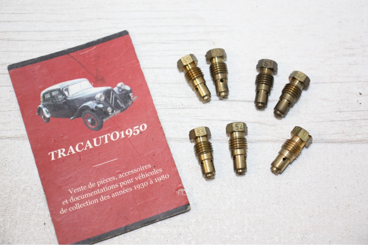 LOT DE 7 GICLEURS POUR CARBURATEURS SOLEX...AUTOS DIVERS