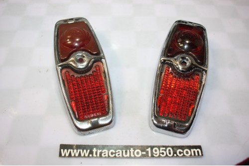 PAIRE DE CABOCHONS DE FEUX AR D/G LABINAL DOMINO...PEUGEOT 203