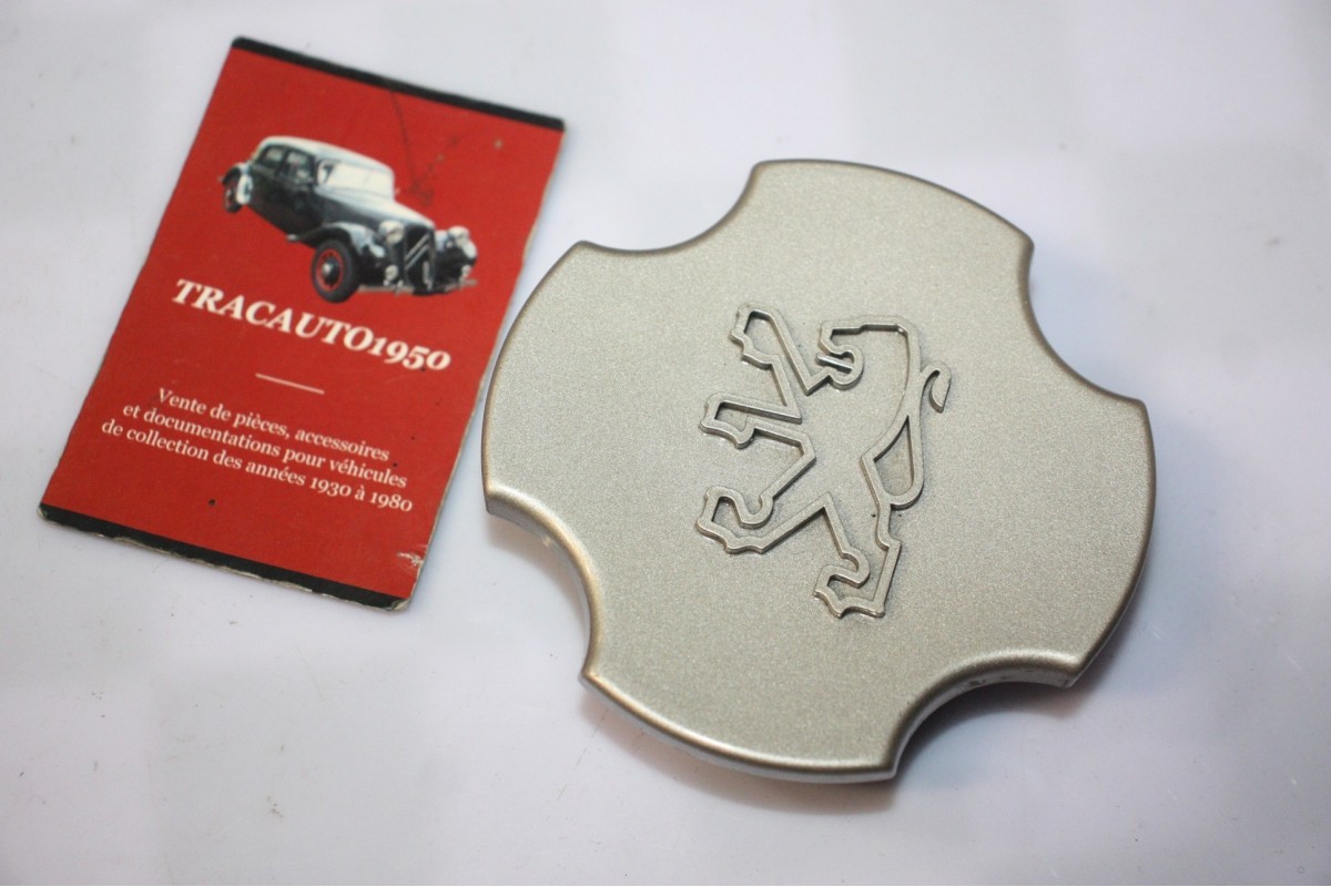 CENTRE DE ROUE GREIGE PEUGEOT 9612504680 90X90mm...PEUGEOT DIVERS