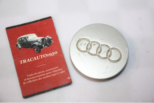CENTRE DE ROUE METAL AUDI 70026 Ø/64mm...AUDI DIVERS