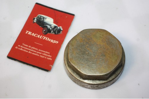 CENTRE DE ROUE FILETEE Ø/68mm...AUTOS ANCIENNES COLLECTION