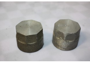 2 CENTRES DE ROUE ALU FILETEES Ø/48mm...AUTOS ANCIENNES COLLECTION