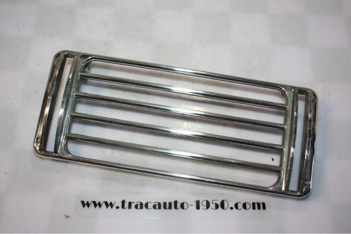 GRILLE DE CHAUFFAGE/VENTILATION DE TABLEAU DE BORD...PEUGEOT 403