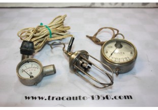 LOT D'OUTILLAGE DE BOITE A GANTS...AUTOS COLLECTION