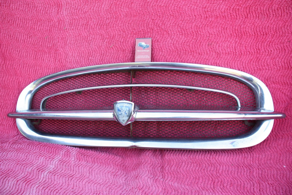 CALANDRE AVEC LOGO + GRILLE...PEUGEOT 403 8CV