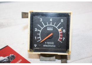 COMPTE TOURS ELECTRONIQUE 12V LUMEL TYP MS1/2 7000trs/mn...AUTOS DIVERS