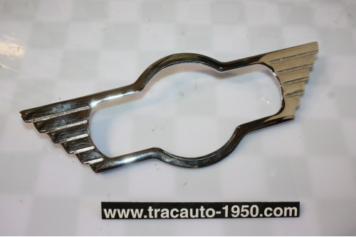 ENJOLIVEUR ENTOURAGE DE COMPTEUR A OREILLES...RENAULT 4CV 1951/54