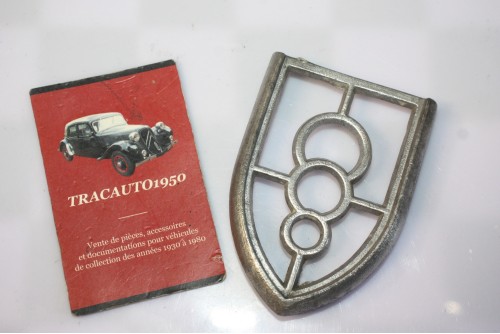 ECUSSON DE CALANDRE H/90mm...AUTOS ANCIENNES COLLECTION