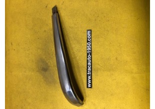 ENJOLIVEUR DE CAPOT REMPLACE LE LION...PEUGEOT 403