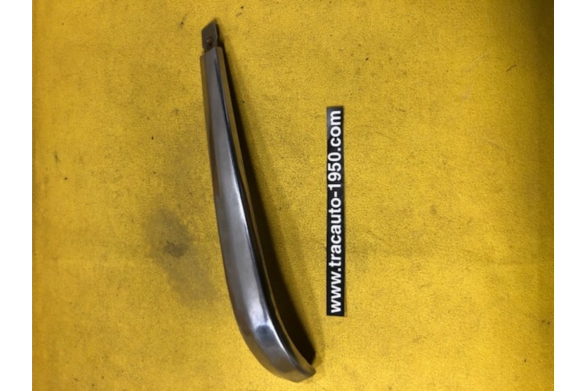 ENJOLIVEUR DE CAPOT REMPLACE LE LION...PEUGEOT 403