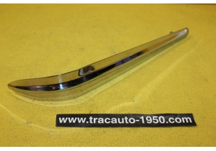 ENJOLIVEUR DE CAPOT REMPLACE LE LION...PEUGEOT 403