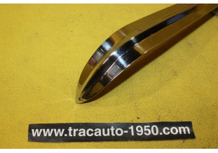 ENJOLIVEUR DE CAPOT REMPLACE LE LION...PEUGEOT 403