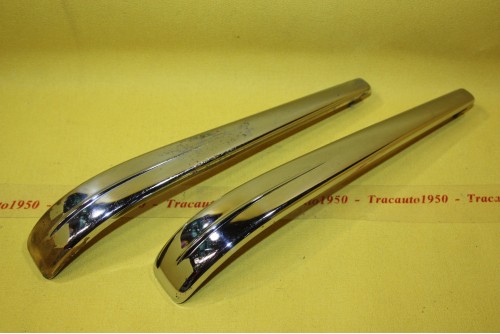 LOT DE 2 ENJOLIVEURS DE CAPOT AVANT...PEUGEOT 403 TS TYPES 1955/1966