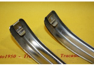 LOT DE 2 ENJOLIVEURS DE CAPOT AVANT...PEUGEOT 403 TS TYPES 1955/1966
