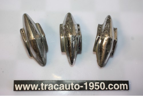 LOT DE 3 ENJOLIVEURS DE CARROSSERIE H/75mm...AUTOS ANCIENNES COLLECTION