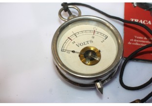 CONTROLEUR DE VOLTAGE...OUTILLAGE DIVERS