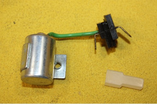 CONDENSATEUR BOSCH 1237330221....VOLVO 164 B / E