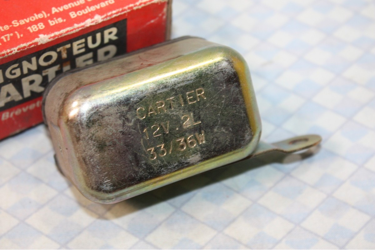 CENTRALE CLIGNOTANTE CARTIER 6703 12V 2L 33/36W...AUTOS DIVERSES