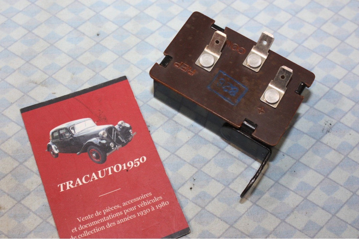 CLIGNOTEUR KLAXON 12V 2L 33/36W 3 BORNES...AUTOS DIVERSES