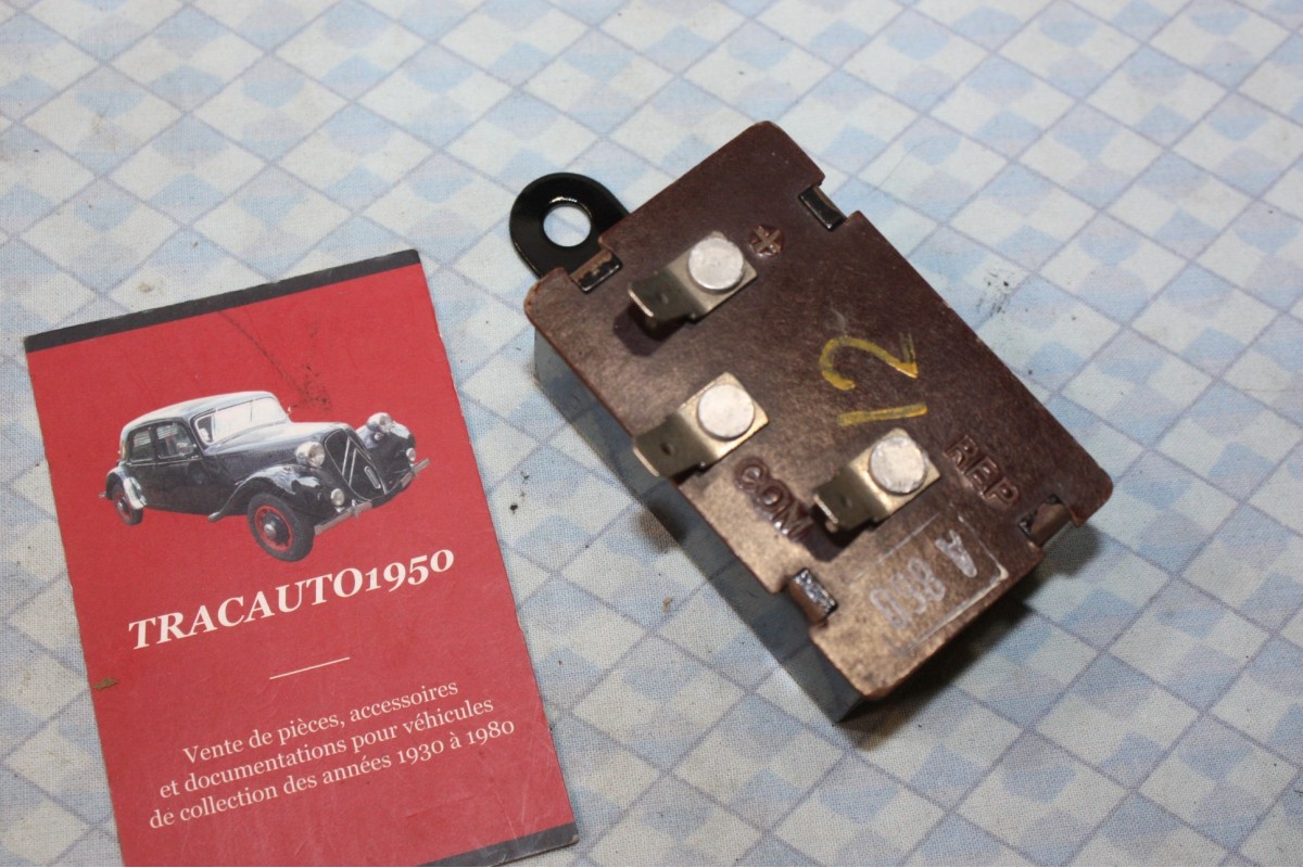 CLIGNOTEUR KLAXON M4 12V 2 L 40/45W 3 BORNES...RENAULT R8