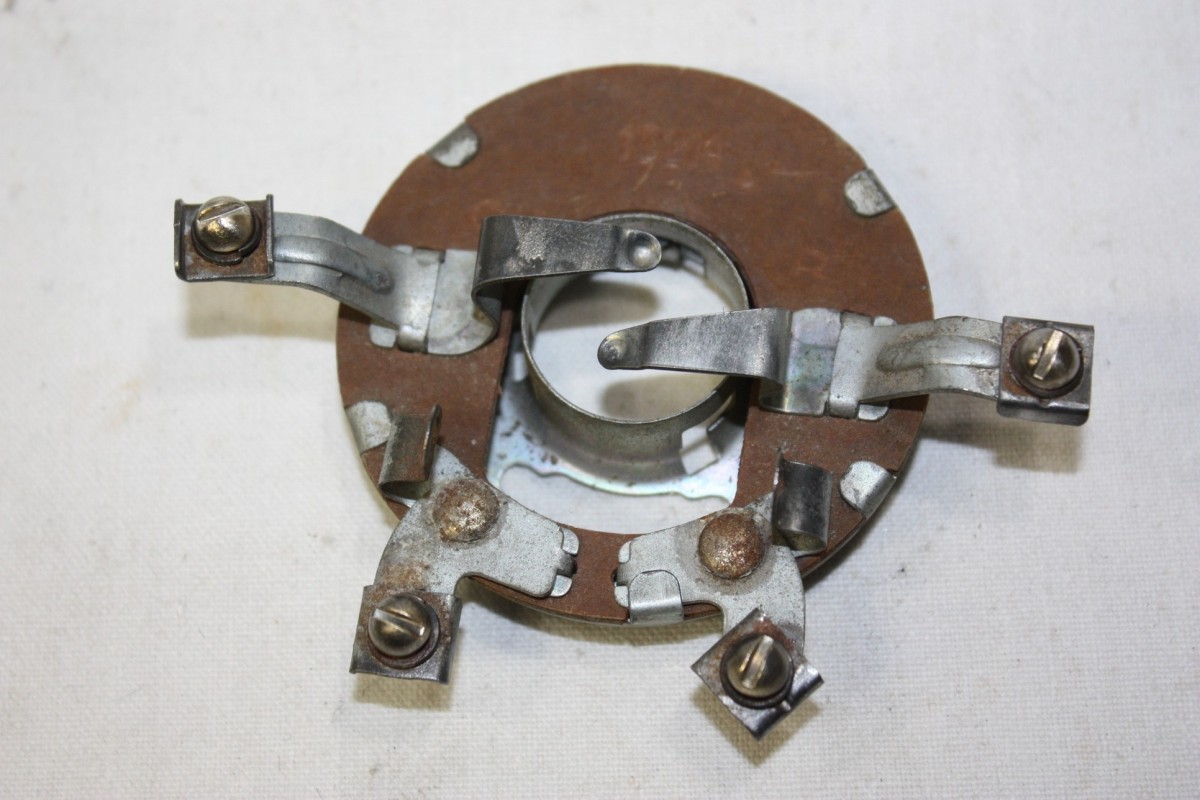 PORTE AMPOULE SEV MARCHAL 15214...AUTOS DIVERS COLLECTIONS ANCIENNES