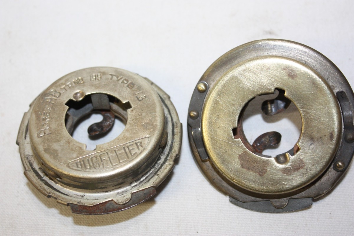 PAIRE DE PORTES AMPOULE DUCELLIER 199...AUTOS DIVERS ANCIENNES COLLECTIONS