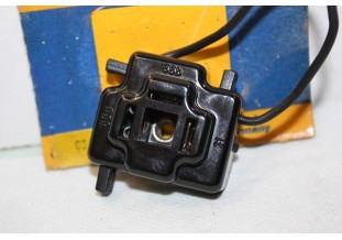 FICHE DE CONNEXION 3 POLES POUR OPTIQUES ASSYMETRIQUES HELLA...AUTO...