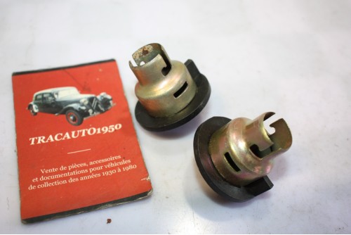 2 CONNECTEURS DE FEUX ARRIERES CLIGNOTANTS...CITROEN AMI 6