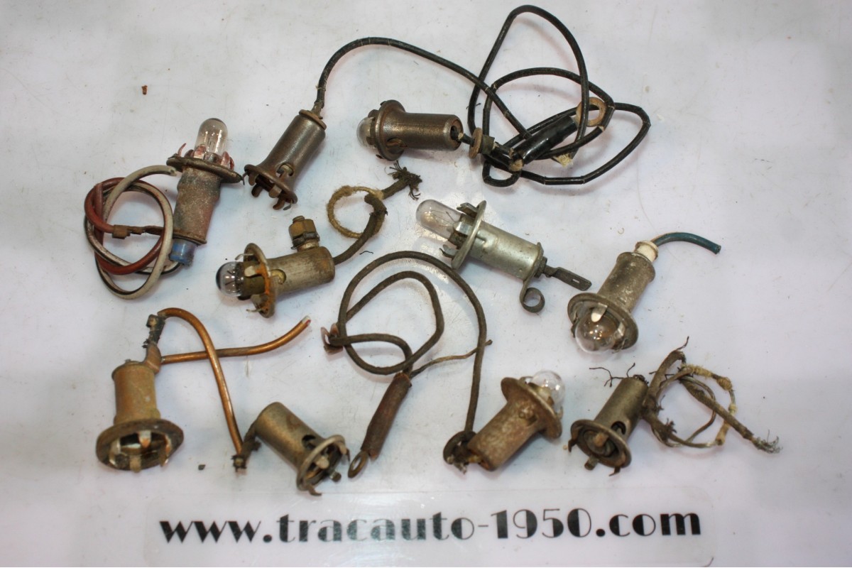 10 PORTES AMPOULES D'ECLAIRAGE DE COMPTEUR JAEGER...RENAULT JUVA CAMIONS