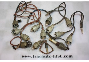 13 PORTES AMPOULES D'ECLAIRAGE DE COMPTEUR JAEGER...RENAULT JUVA CAMIONS