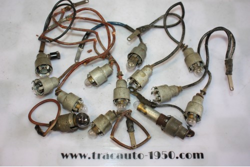 13 PORTES AMPOULES D'ECLAIRAGE DE COMPTEUR JAEGER...RENAULT JUVA CAMIONS