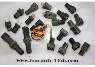 LOT DE PORTES AMPOULES DE VEILLEUSE DE PHARE...AUTOS DIVERS