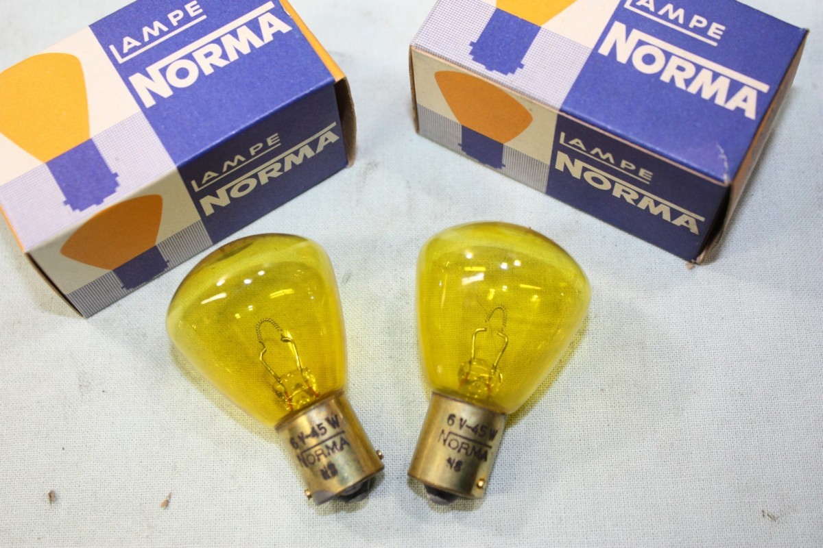LOT DE 2 AMPOULES DE PHARES 6V 45W NORMA 1221...AUTOS ANCIENNES