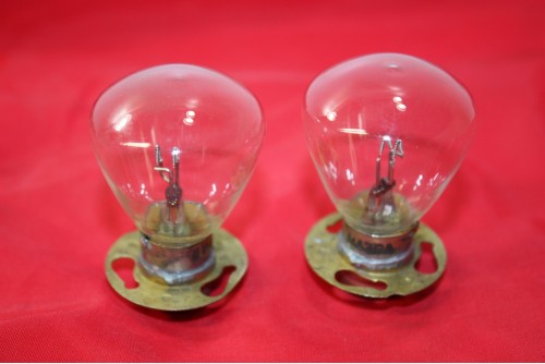2 AMPOULES CODE/PHARE 6V 50/50B MAZDA...MOTOS VELOMOTEURS ANCIENS
