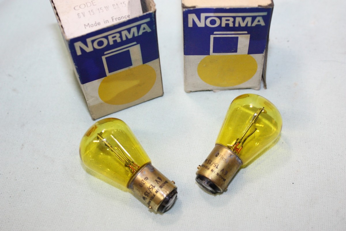 2 AMPOULES CODE/PHARE 6V 15/15W BA15D NORMA 2125...MOTOS VELOMOTEURS ANCIENS