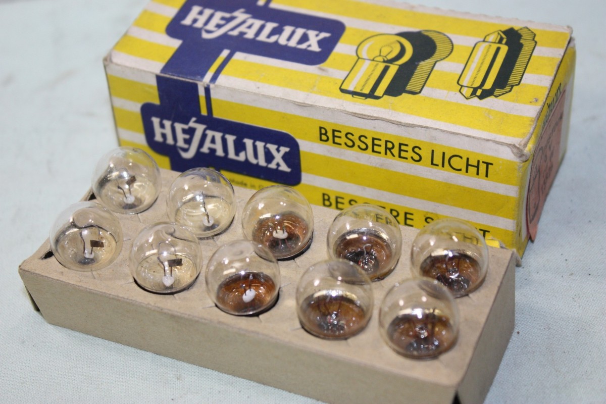 BOITE DE 10 AMPOULES GRAISSEURS 6V 15W BA15S HEZALUX 15826...AUTOS MOTOS ANCIENNES