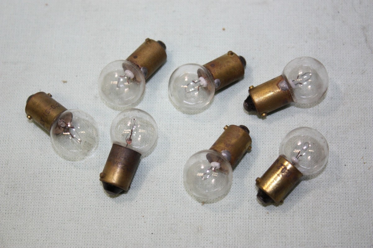 LOT DE 7 AMPOULES TEMOINS 6V 0.2A BA9S NORMA 1505...AUTOS MOTOS ANCIENNES